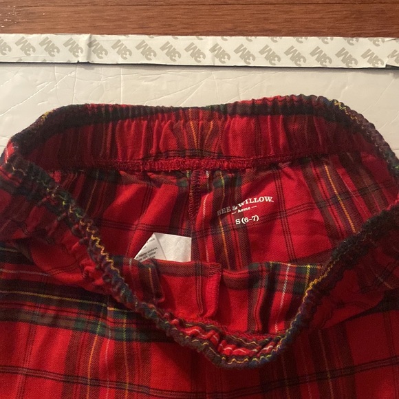 BEE & WILLOW. home
Small
KID'S PAJAMA SET Certified Standard 100 by OEKO-TEX NWT - Picture 7 of 9